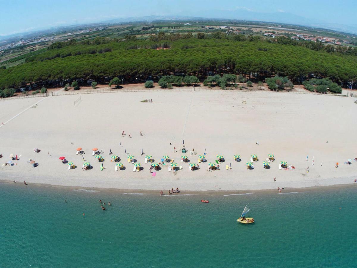 Holiday Home Camping Thurium By Interhome Marina di Schiavonea Eksteriør billede